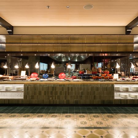 มาย เฮาส์ ไซ่ง่อน โฮเต็ล Hotel โฮจิมินห์ซิตี้ ภายนอก รูปภาพ The buffet at the hotel