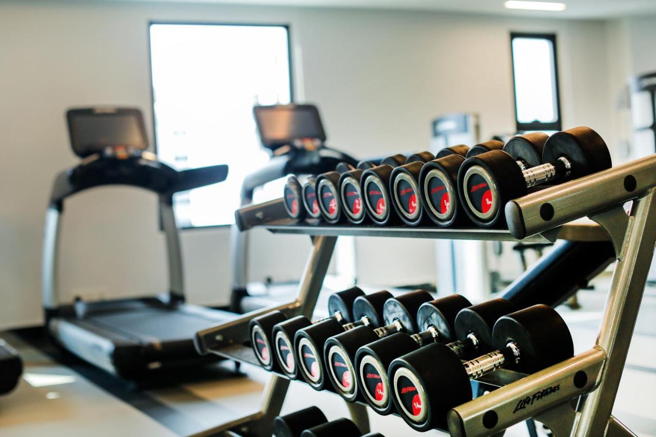 มาย เฮาส์ ไซ่ง่อน โฮเต็ล Hotel โฮจิมินห์ซิตี้ ภายนอก รูปภาพ A set of dumbbells