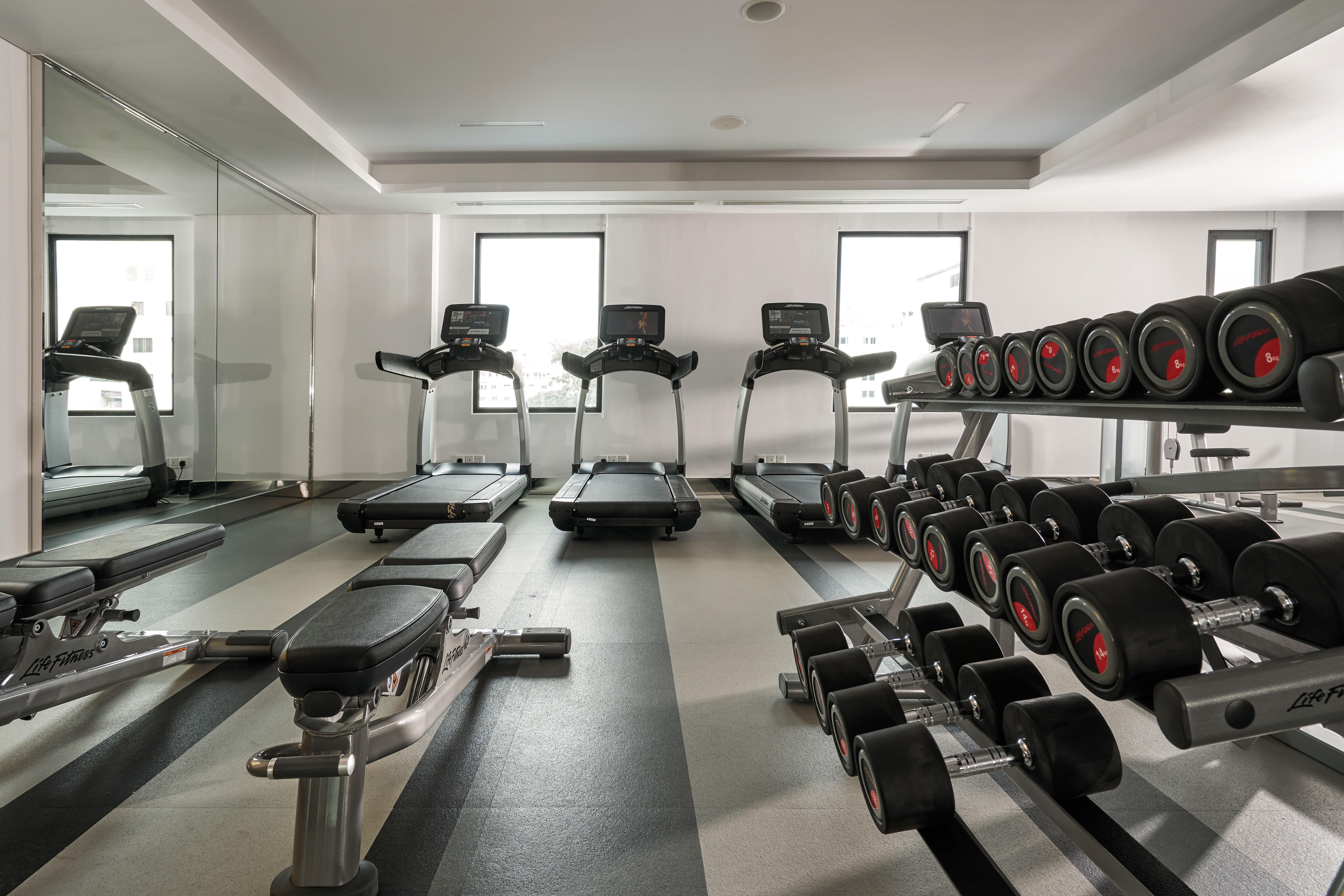 มาย เฮาส์ ไซ่ง่อน โฮเต็ล Hotel โฮจิมินห์ซิตี้ ภายนอก รูปภาพ The gym at the hotel