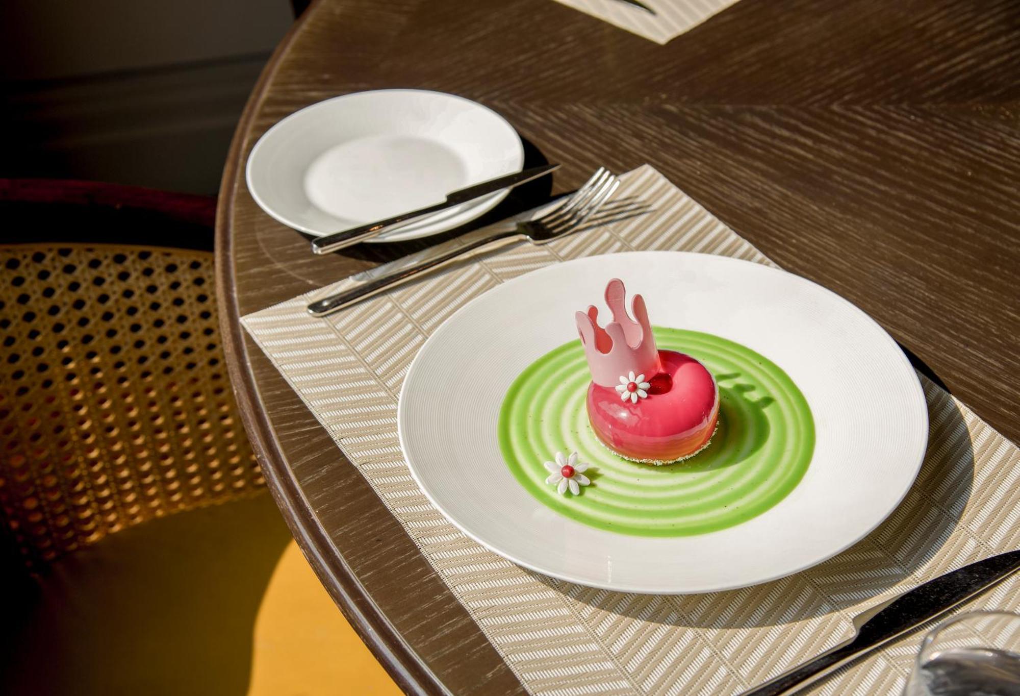 มาย เฮาส์ ไซ่ง่อน โฮเต็ล Hotel โฮจิมินห์ซิตี้ ภายนอก รูปภาพ A dessert