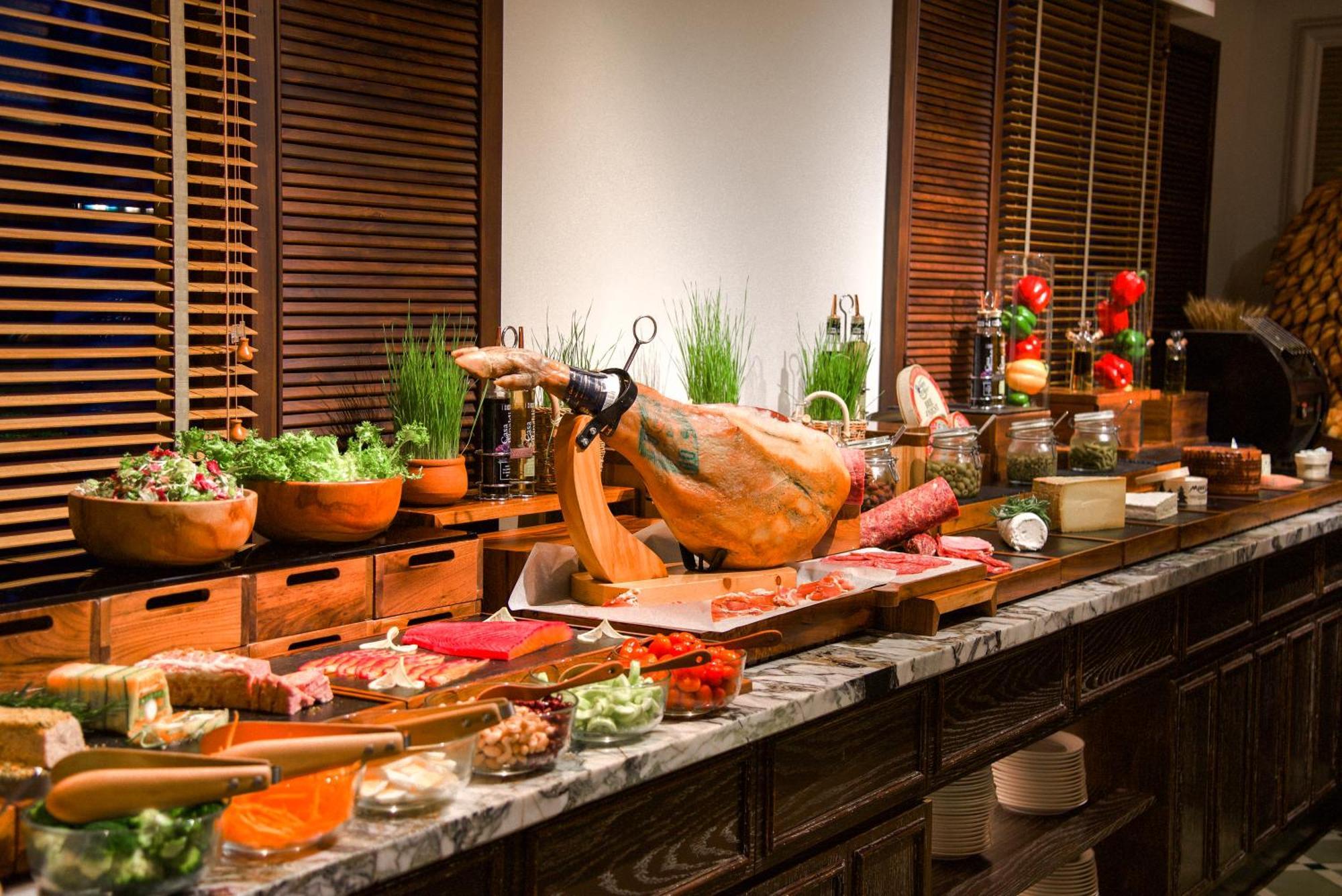 มาย เฮาส์ ไซ่ง่อน โฮเต็ล Hotel โฮจิมินห์ซิตี้ ภายนอก รูปภาพ A jamón ibérico bar