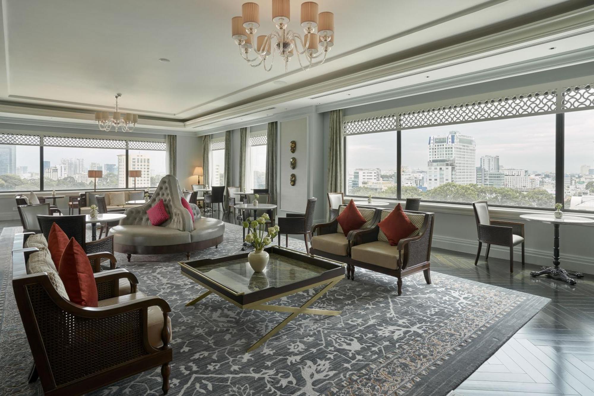มาย เฮาส์ ไซ่ง่อน โฮเต็ล Hotel โฮจิมินห์ซิตี้ ภายนอก รูปภาพ The living room of the Presidential Suite