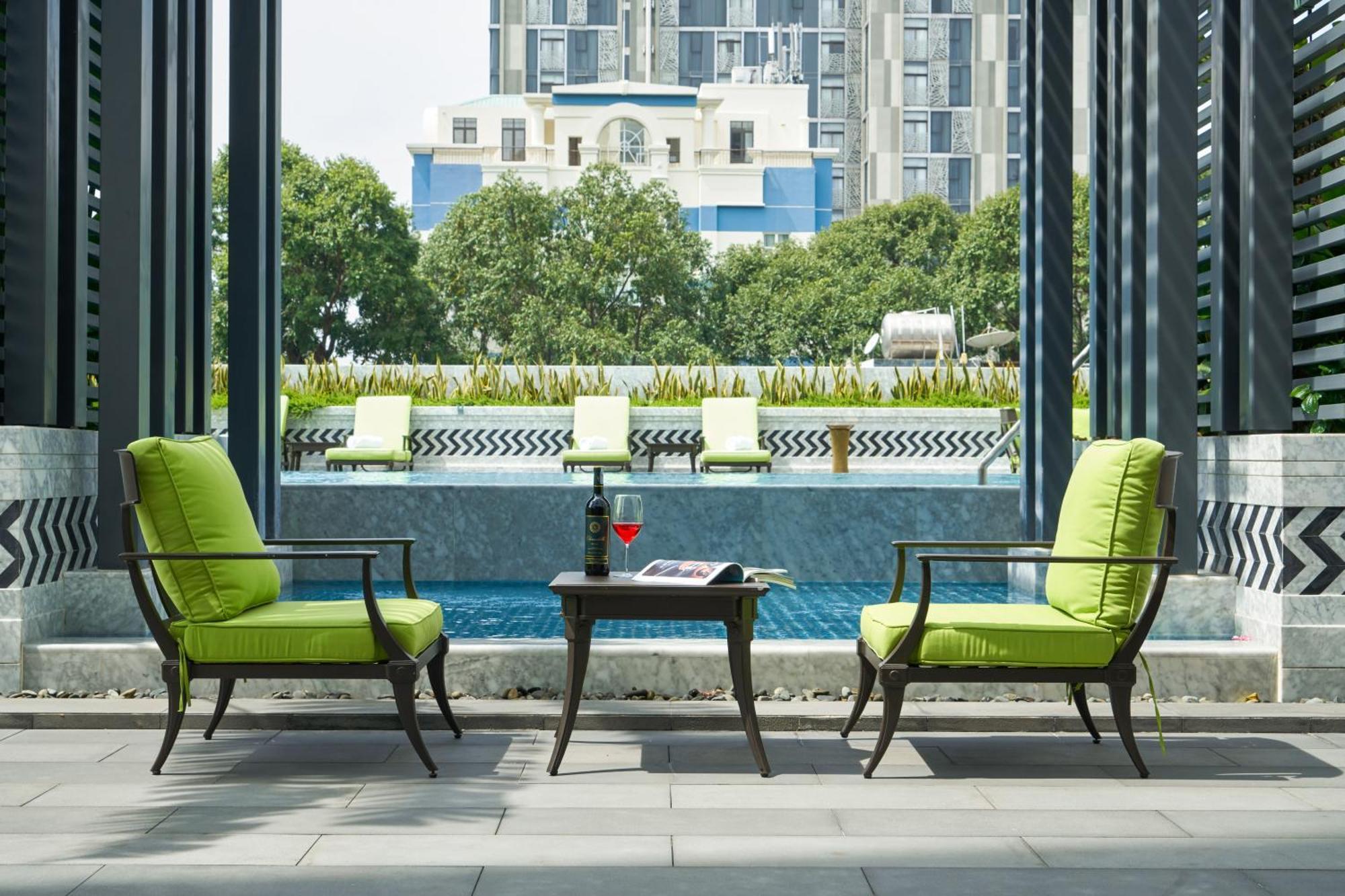มาย เฮาส์ ไซ่ง่อน โฮเต็ล Hotel โฮจิมินห์ซิตี้ ภายนอก รูปภาพ The pool at the hotel